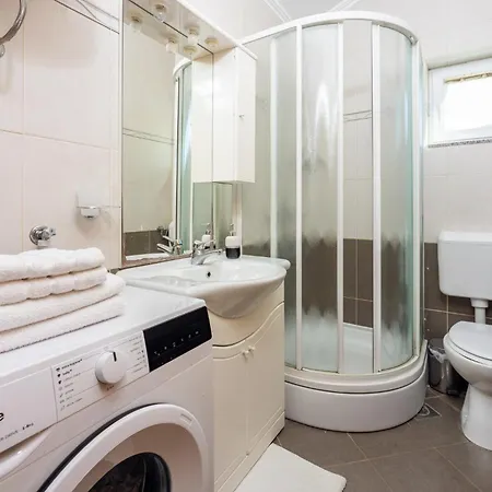 Petak * 德拉马利