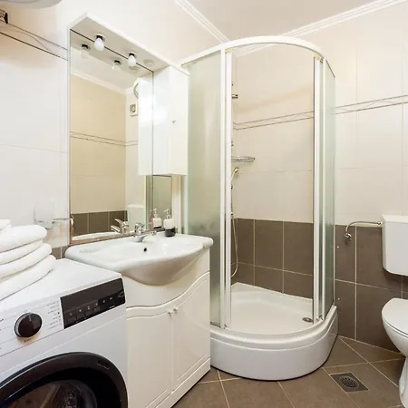 Petak * 德拉马利